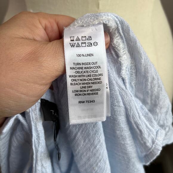 Tahari Linen Blouse Size S Light Blue Mother of Pearl Button Back Minimal Chic - Picture 4 of 6